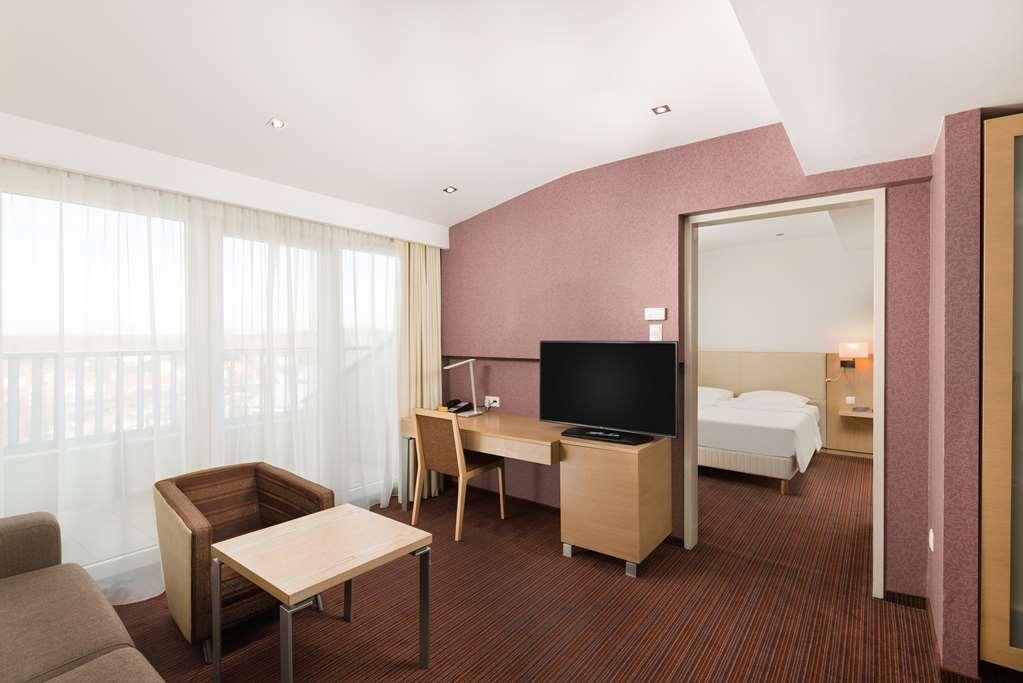 Park Inn By Radisson Sarvar Resort & Spa Phòng bức ảnh