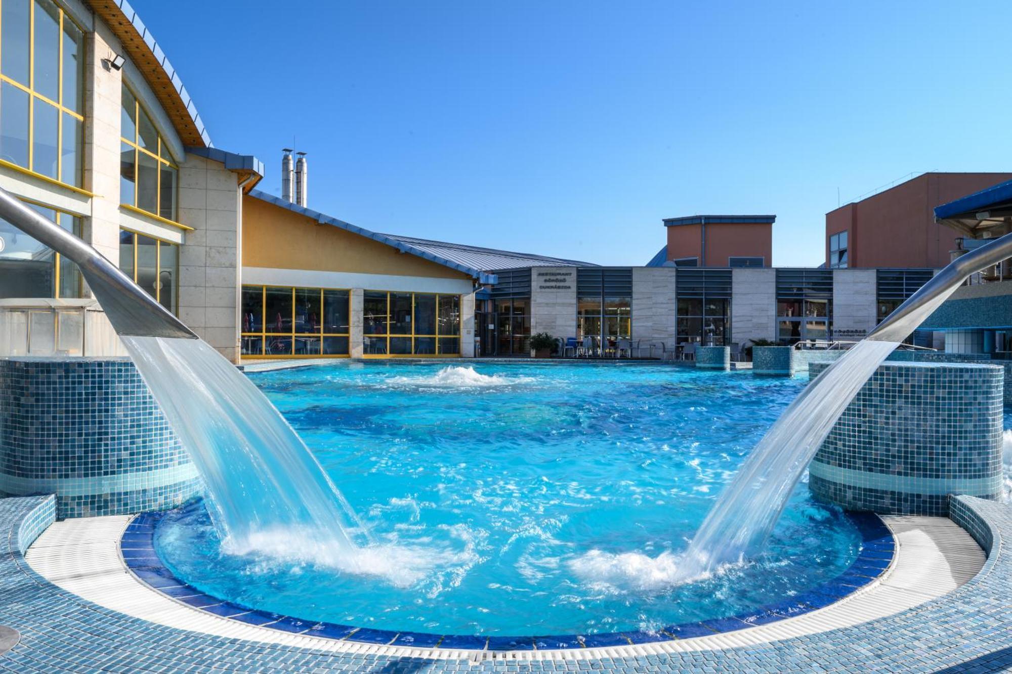 Park Inn By Radisson Sarvar Resort & Spa Ngoại thất bức ảnh